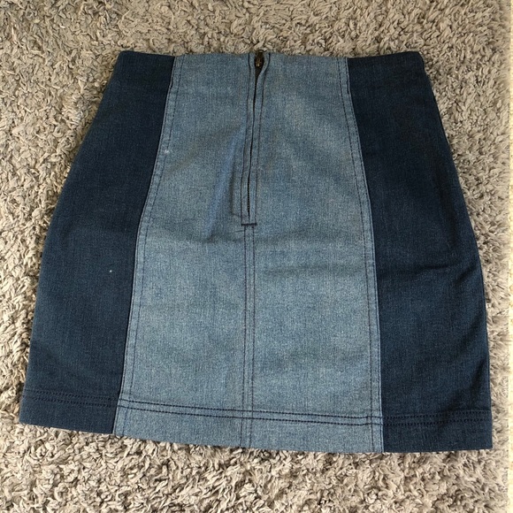 Dark and light blue denim skirt - Picture 3 of 5
